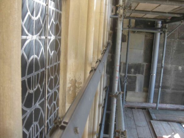 Fugen, Fenster, Mauerwerk: Die Sanierungsarbeiten an der Chorhalle gehen in die nächste Phase